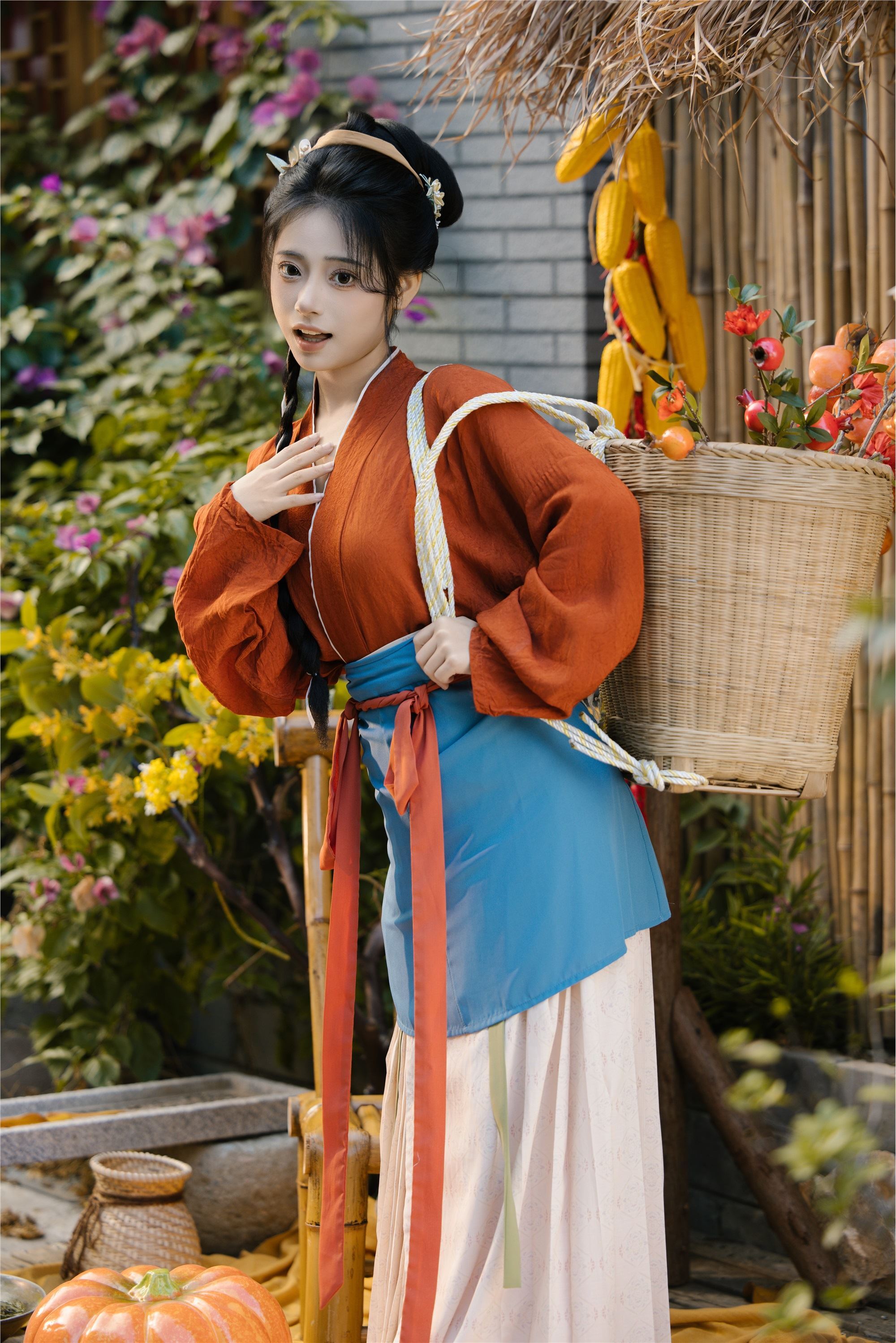 YITUYU艺图语 2025.01.18 晒秋 衔鹿